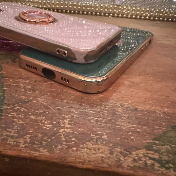 iPhone 12 case bundle - Picture 4 of 4